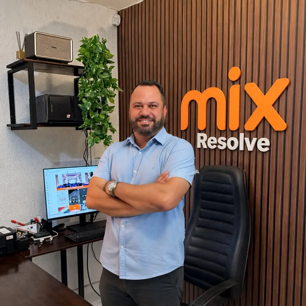 Higor Amaral, fundador da Mix, no escritório da empresa